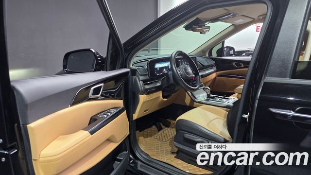 Kia Canival 2023 — photo 13