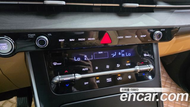 Kia Canival 2023 — photo 23
