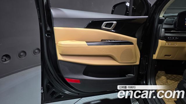 Kia Canival 2023 — photo 14