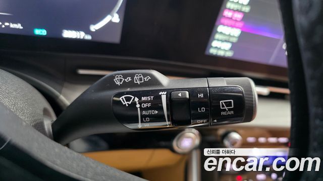 Kia Canival 2023 — photo 28