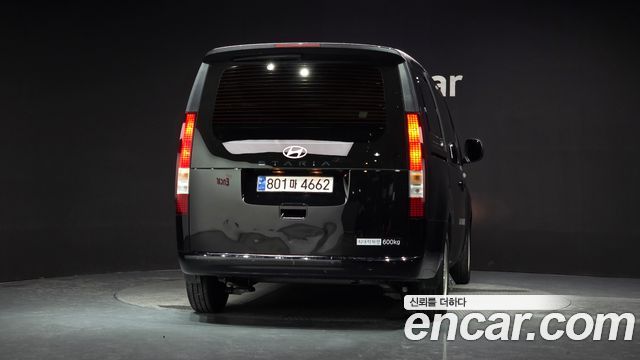Hyundai Staria 2025 — photo 4