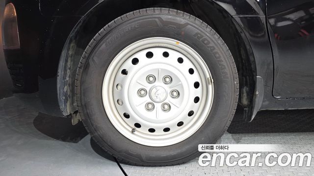 Hyundai Staria 2025 — photo 5