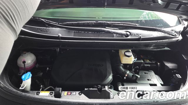 Hyundai Staria 2025 — photo 6