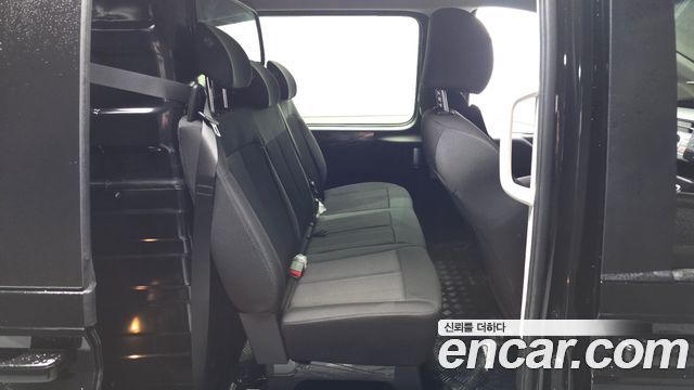 Hyundai Staria 2025 — photo 17