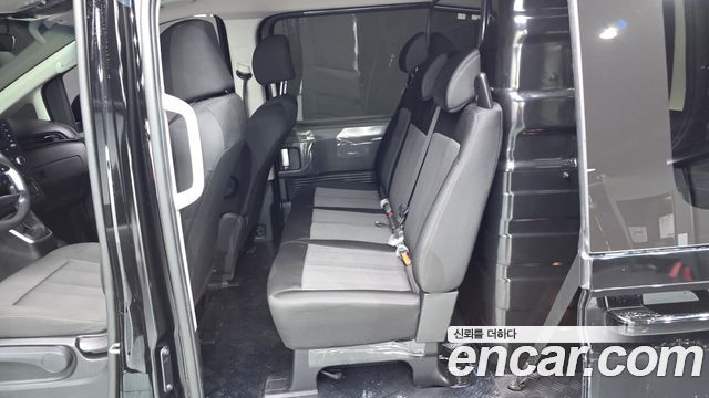 Hyundai Staria 2025 — photo 18