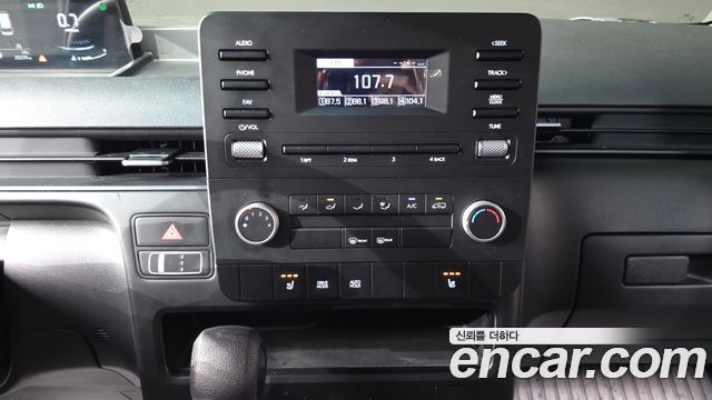 Hyundai Staria 2025 — photo 19