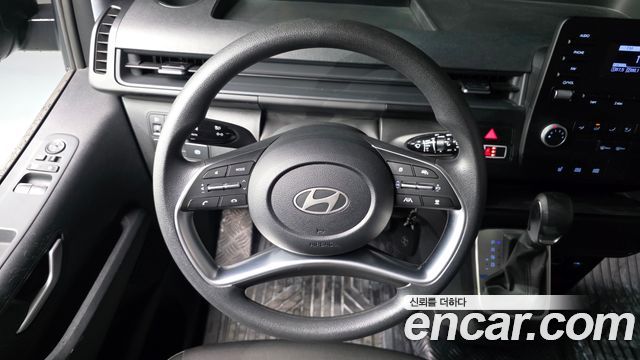 Hyundai Staria 2025 — photo 20