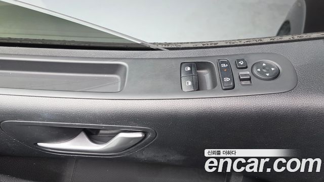 Hyundai Staria 2025 — photo 21