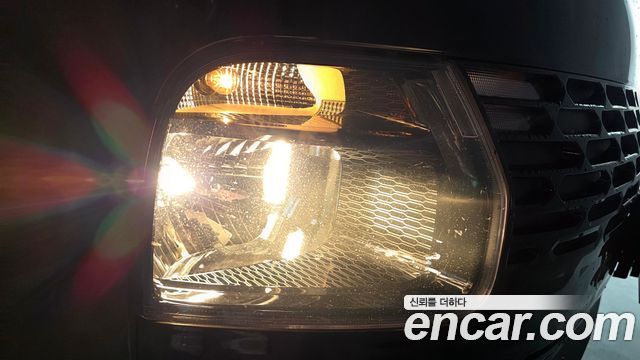 Hyundai Staria 2025 — photo 8