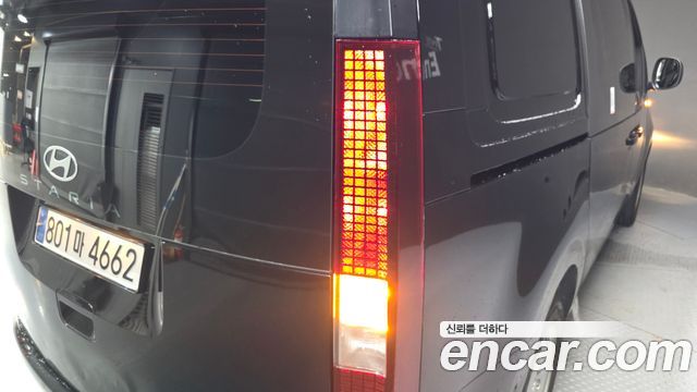 Hyundai Staria 2025 — photo 9
