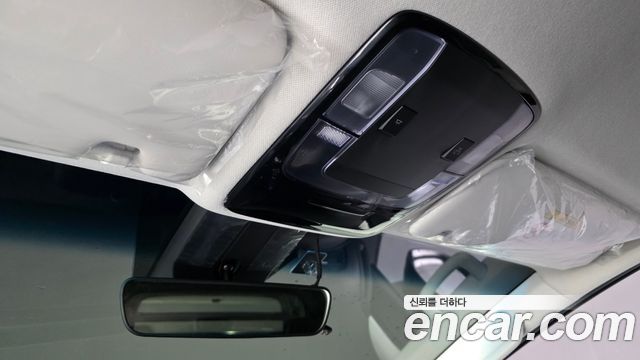Hyundai Staria 2025 — photo 27