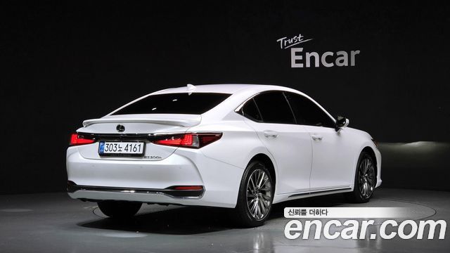 Lexus ES 2026 — photo 2