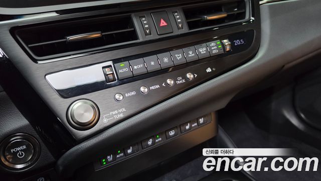 Lexus ES 2026 — photo 30