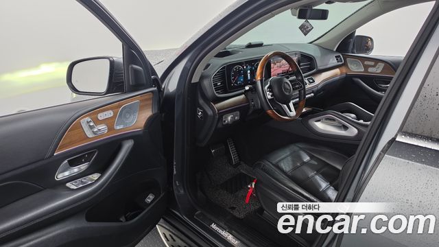 Mercedes-Benz GLS-Class 2020 — photo 10
