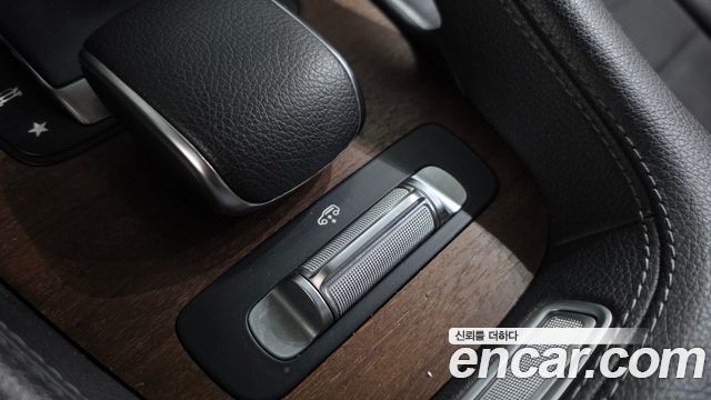 Mercedes-Benz GLS-Class 2020 — photo 15