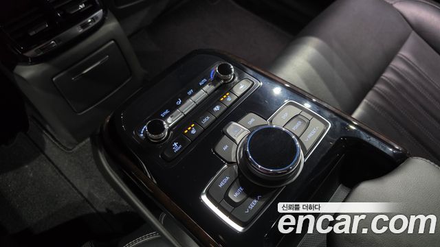 Genesis EQ900 2018 — photo 18