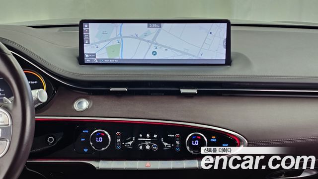 Genesis GV70 2021 — photo 14