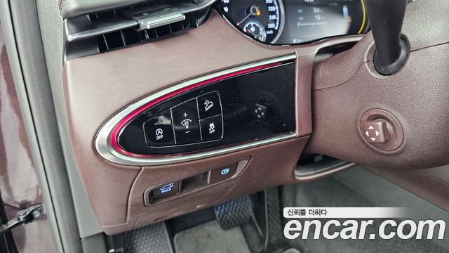 Genesis GV70 2021 — photo 16
