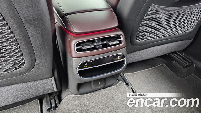 Genesis GV70 2021 — photo 18