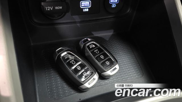 Hyundai Venue 2020 — photo 32