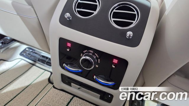 Rolls-Royce Ghost 2022 — photo 13