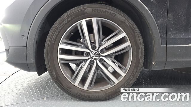 Volkswagen Tiguan 2021 — photo 5