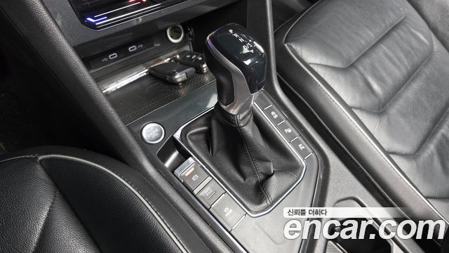 Volkswagen Tiguan 2021 — photo 9