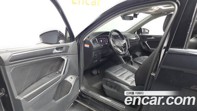 Volkswagen Tiguan 2021 — photo 10