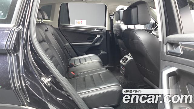 Volkswagen Tiguan 2021 — photo 12