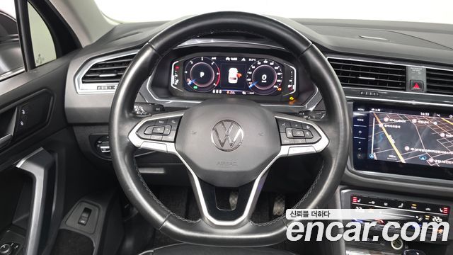 Volkswagen Tiguan 2021 — photo 13