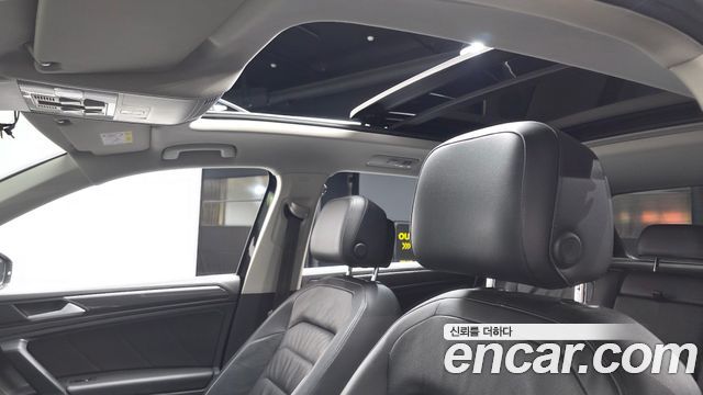 Volkswagen Tiguan 2021 — photo 18