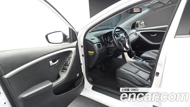 Hyundai i30 2016 — photo 10
