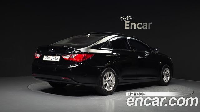 Hyundai Sonata 2010 — photo 2