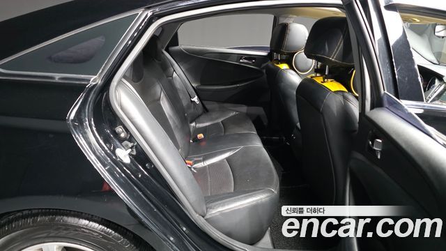 Hyundai Sonata 2010 — photo 12