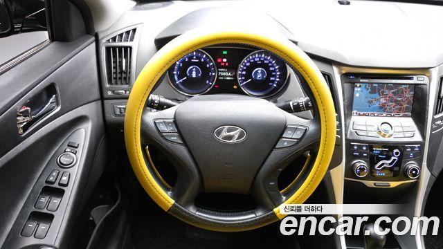 Hyundai Sonata 2010 — photo 13