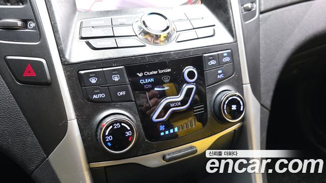 Hyundai Sonata 2010 — photo 16