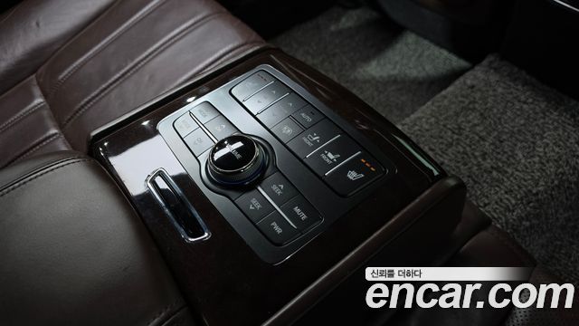 Hyundai Equus 2010 — photo 24