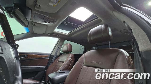 Hyundai Equus 2010 — photo 26