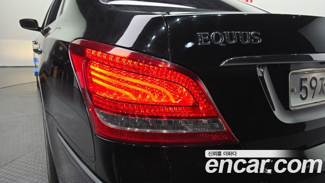 Hyundai Equus 2010 — photo 9