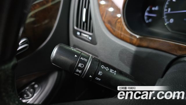 Hyundai Equus 2010 — photo 28
