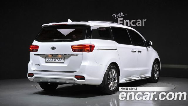 Kia Canival 2019 — photo 2