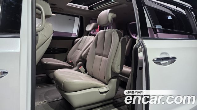 Kia Canival 2019 — photo 12