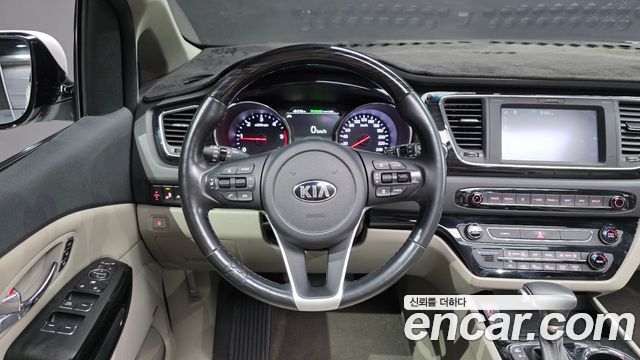 Kia Canival 2019 — photo 14
