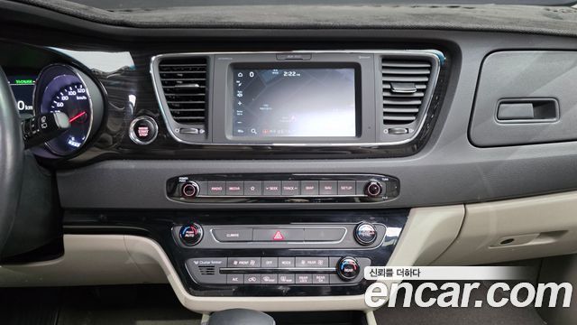 Kia Canival 2019 — photo 17