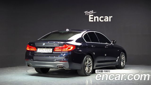 BMW 5-Series 2018 — photo 2