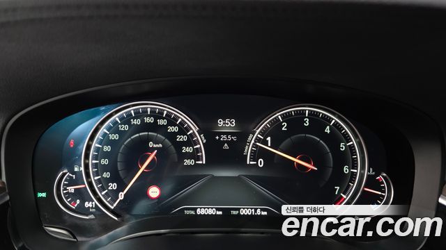 BMW 5-Series 2018 — photo 11