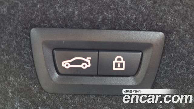 BMW 5-Series 2018 — photo 23