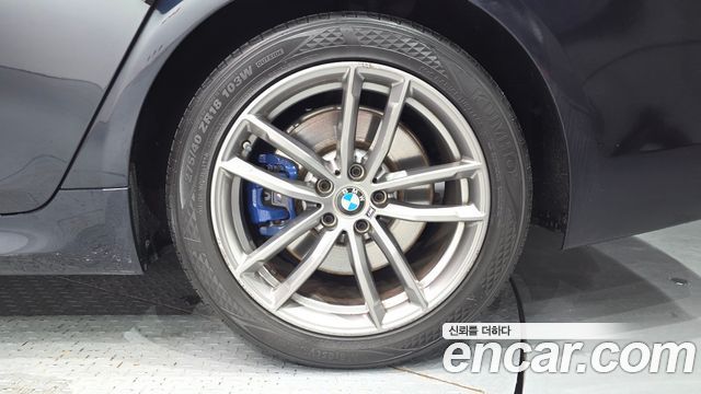 BMW 5-Series 2018 — photo 7