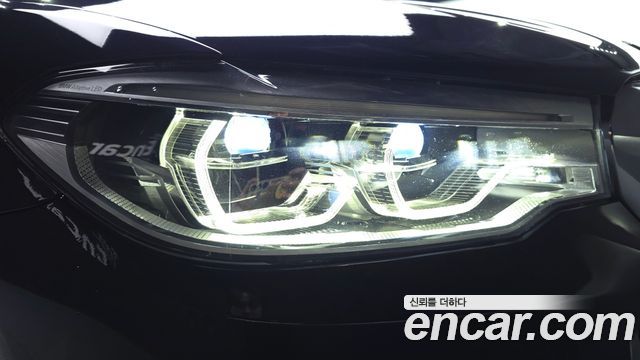 BMW 5-Series 2018 — photo 8