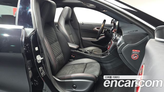 Mercedes-Benz CLA-Class 2017 — photo 17